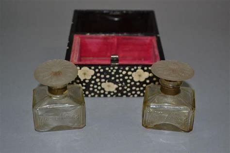 Vintage Vantine's Asian Lacquer Box w/ 2 Empty Bottles Van San 